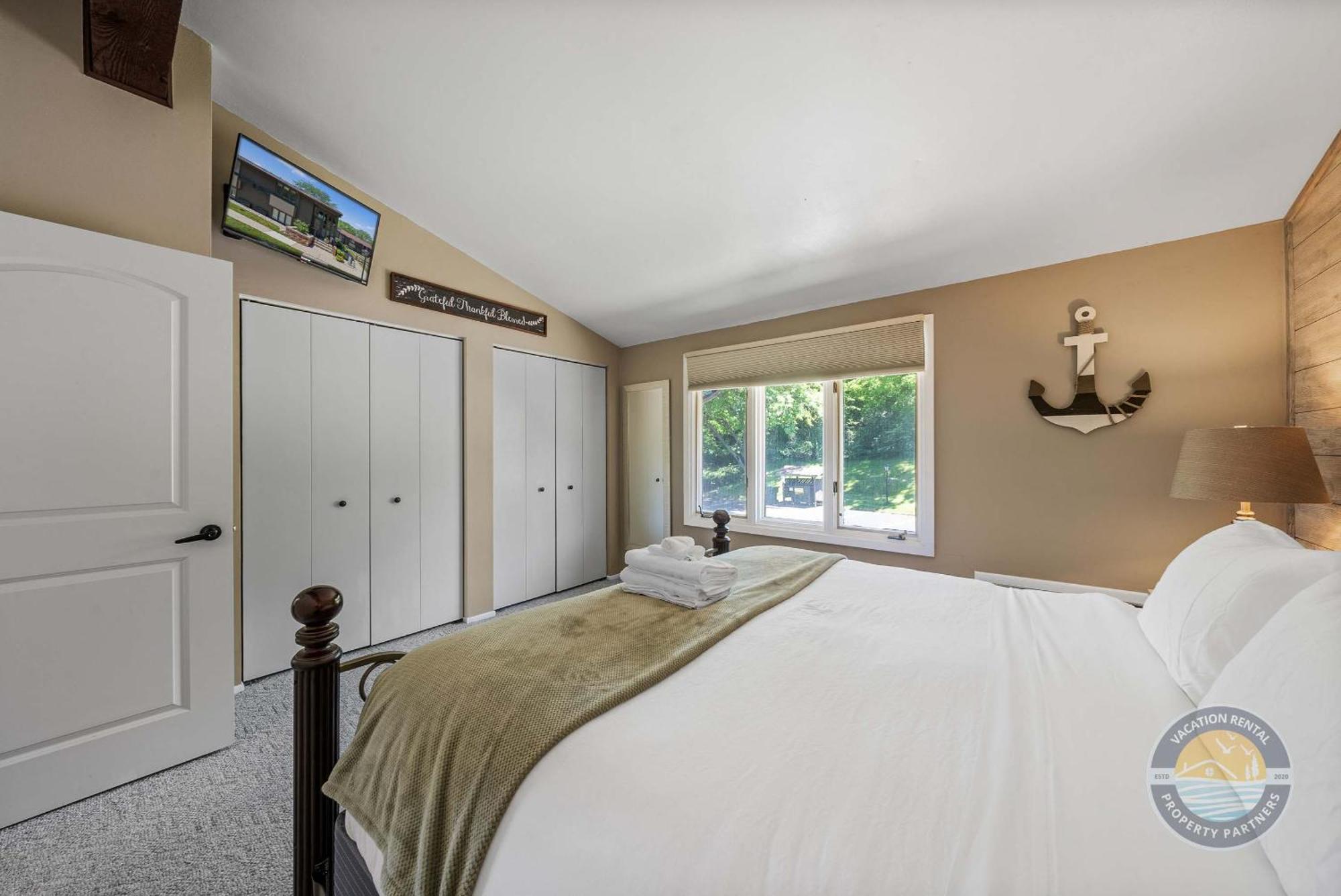 New Lake Como Condo With Lake Views Lake Geneva Εξωτερικό φωτογραφία