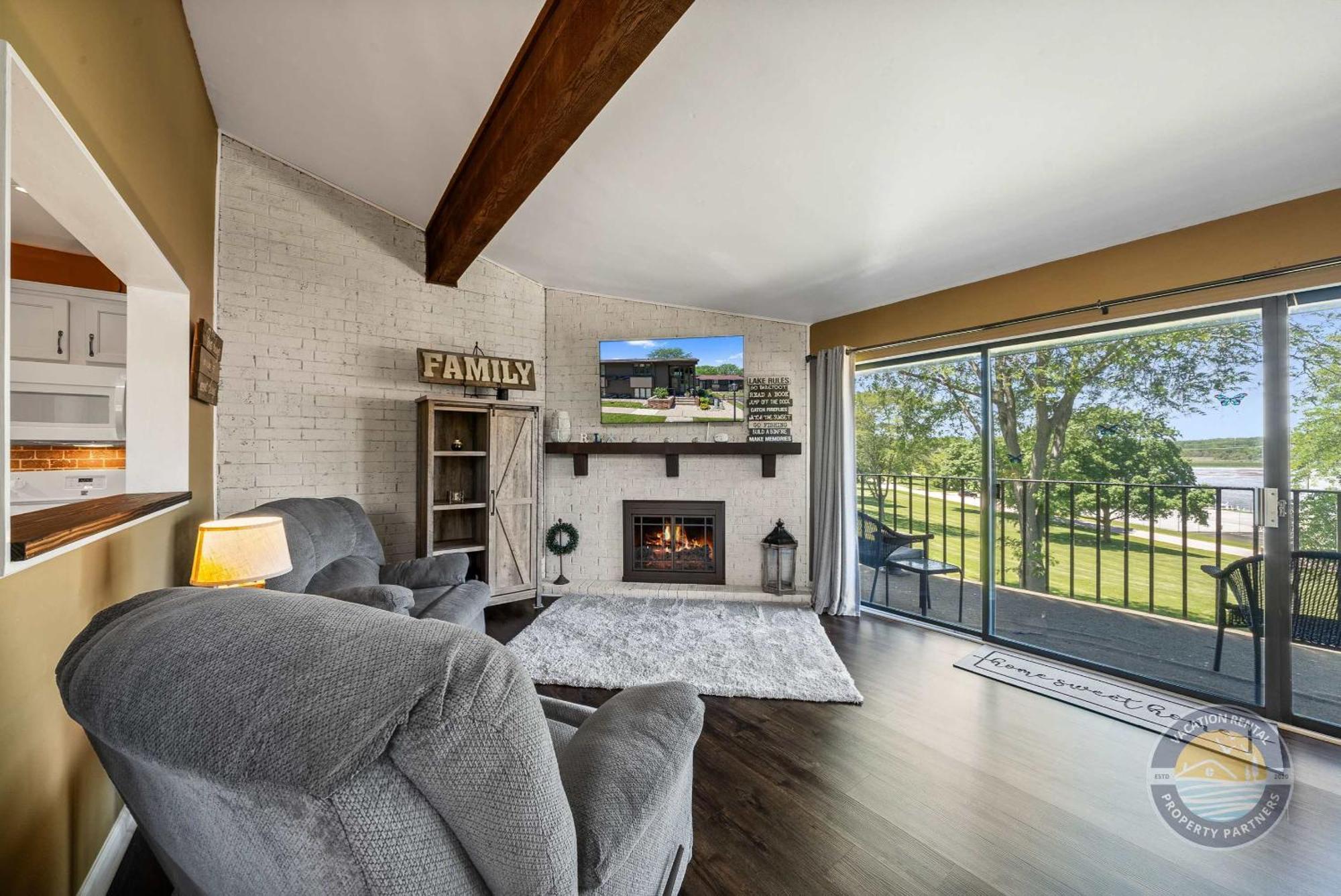 New Lake Como Condo With Lake Views Lake Geneva Εξωτερικό φωτογραφία